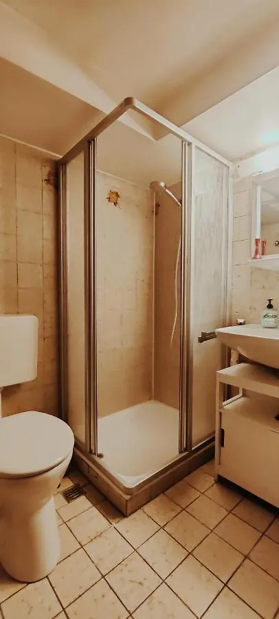Comfort Suites Koelnmesse: Spacious Rooms with Free Parking & Wi-Fi Germany